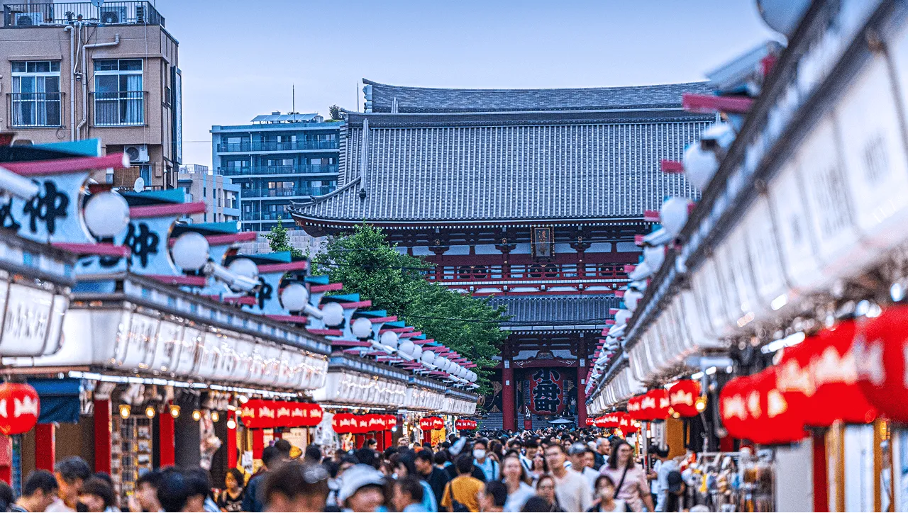 仲見世通り（約1,680m/徒歩21分）