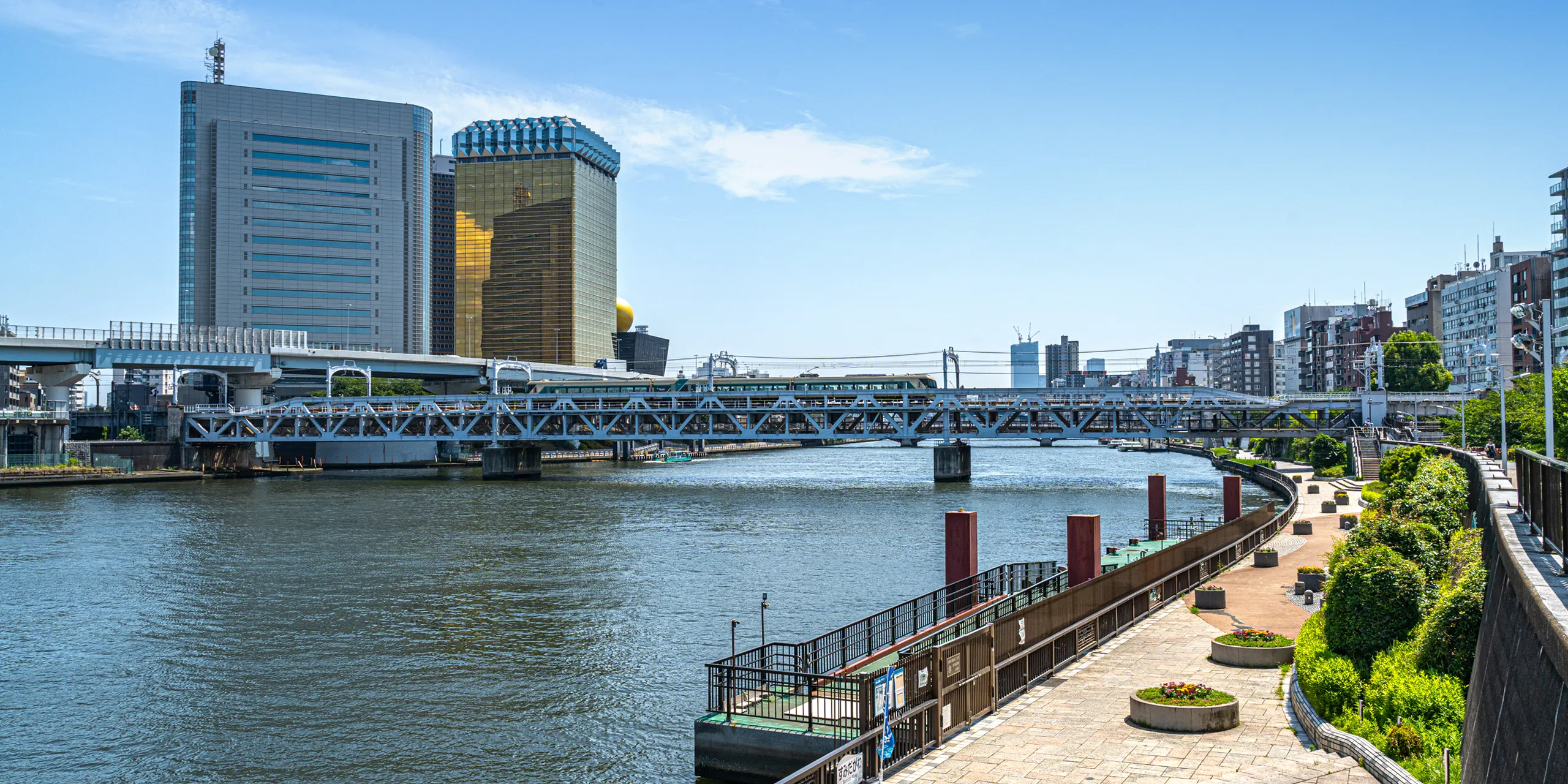 隅田川テラス（約550m/徒歩7分）