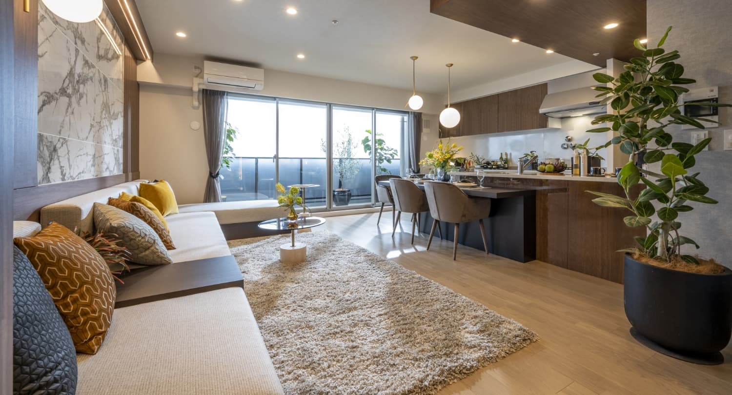 LIVING & DINING & KITCHEN