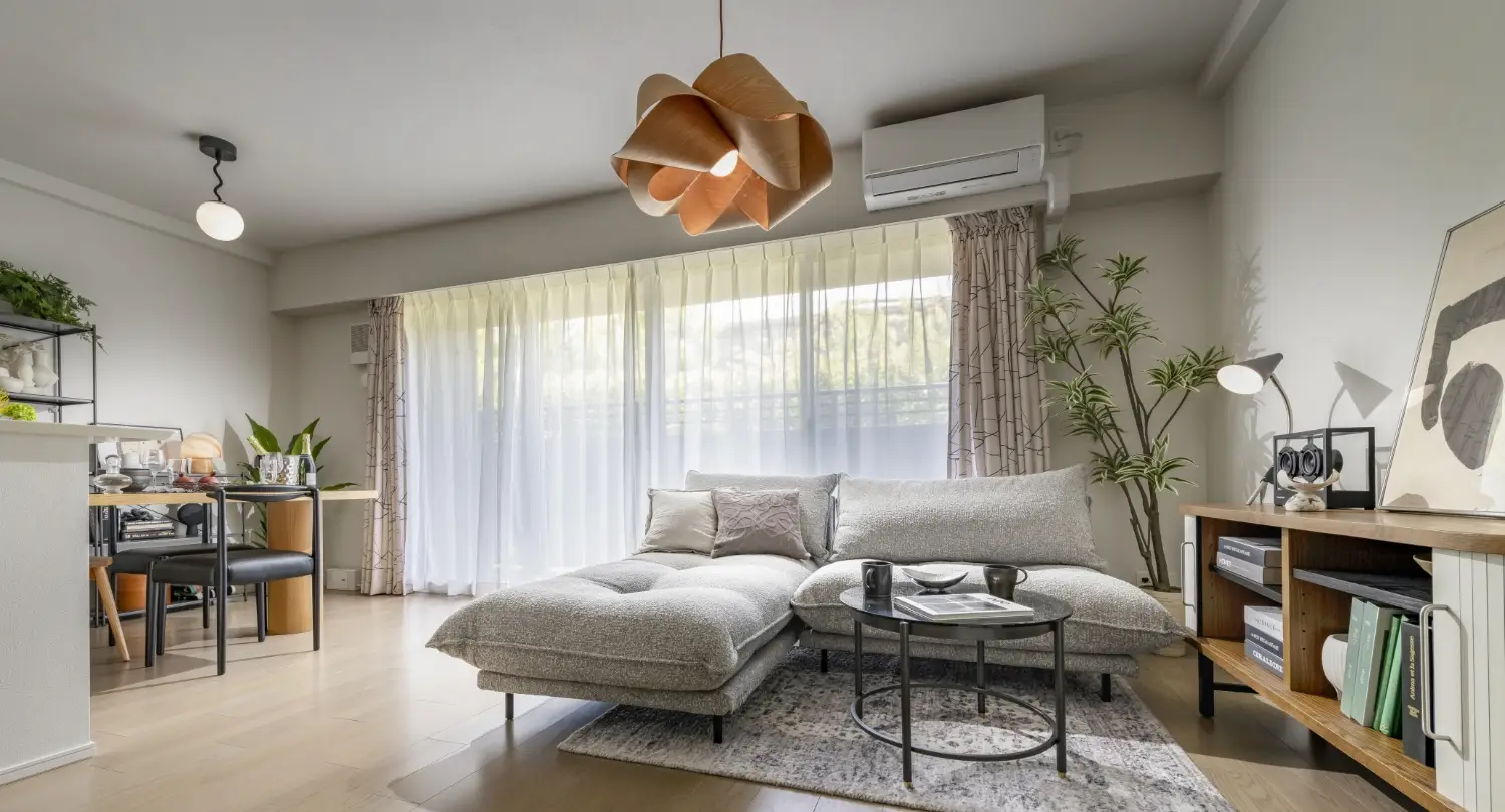 LIVING & DINING & KITCHEN