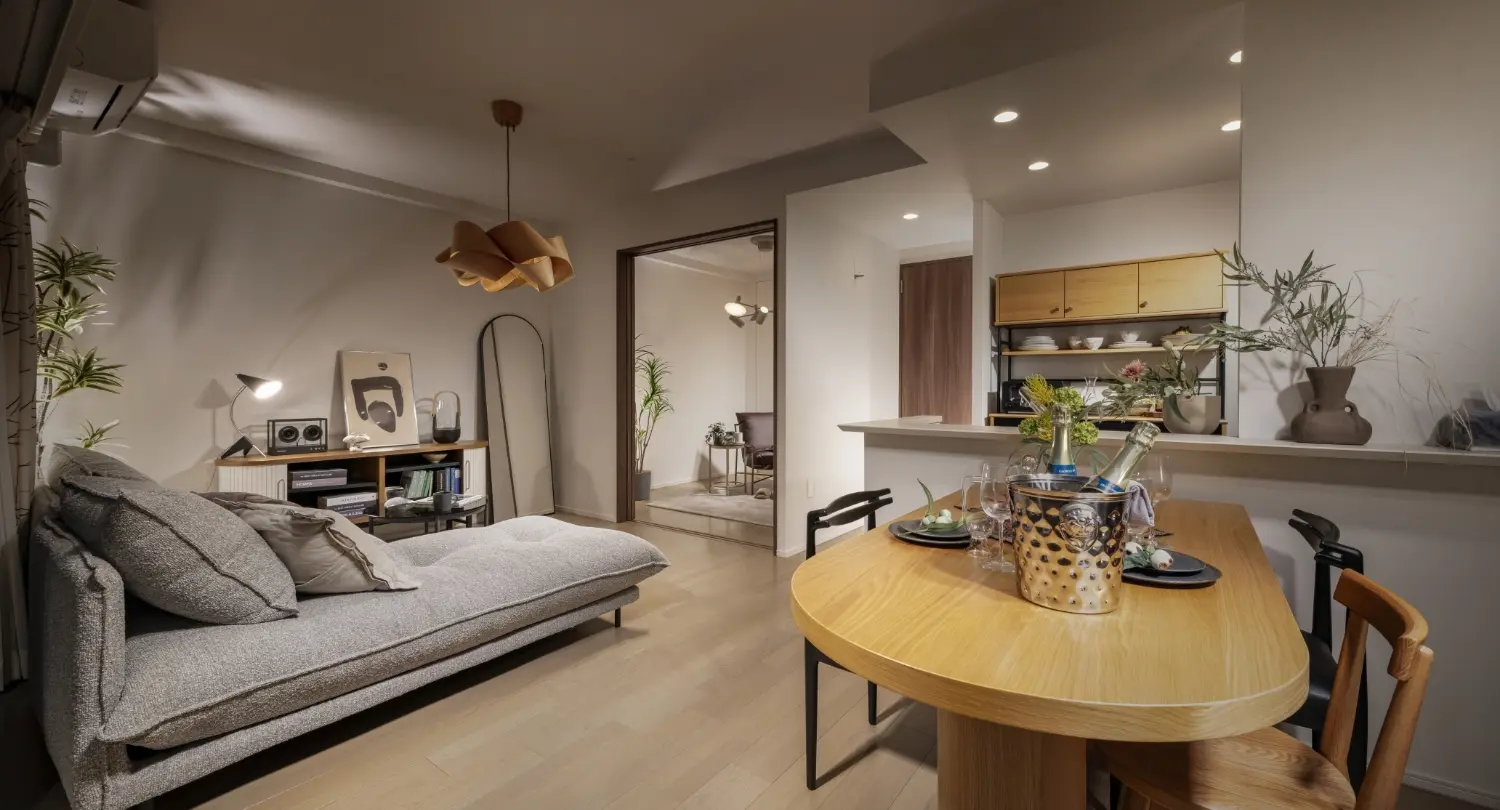 LIVING & DINING & KITCHEN