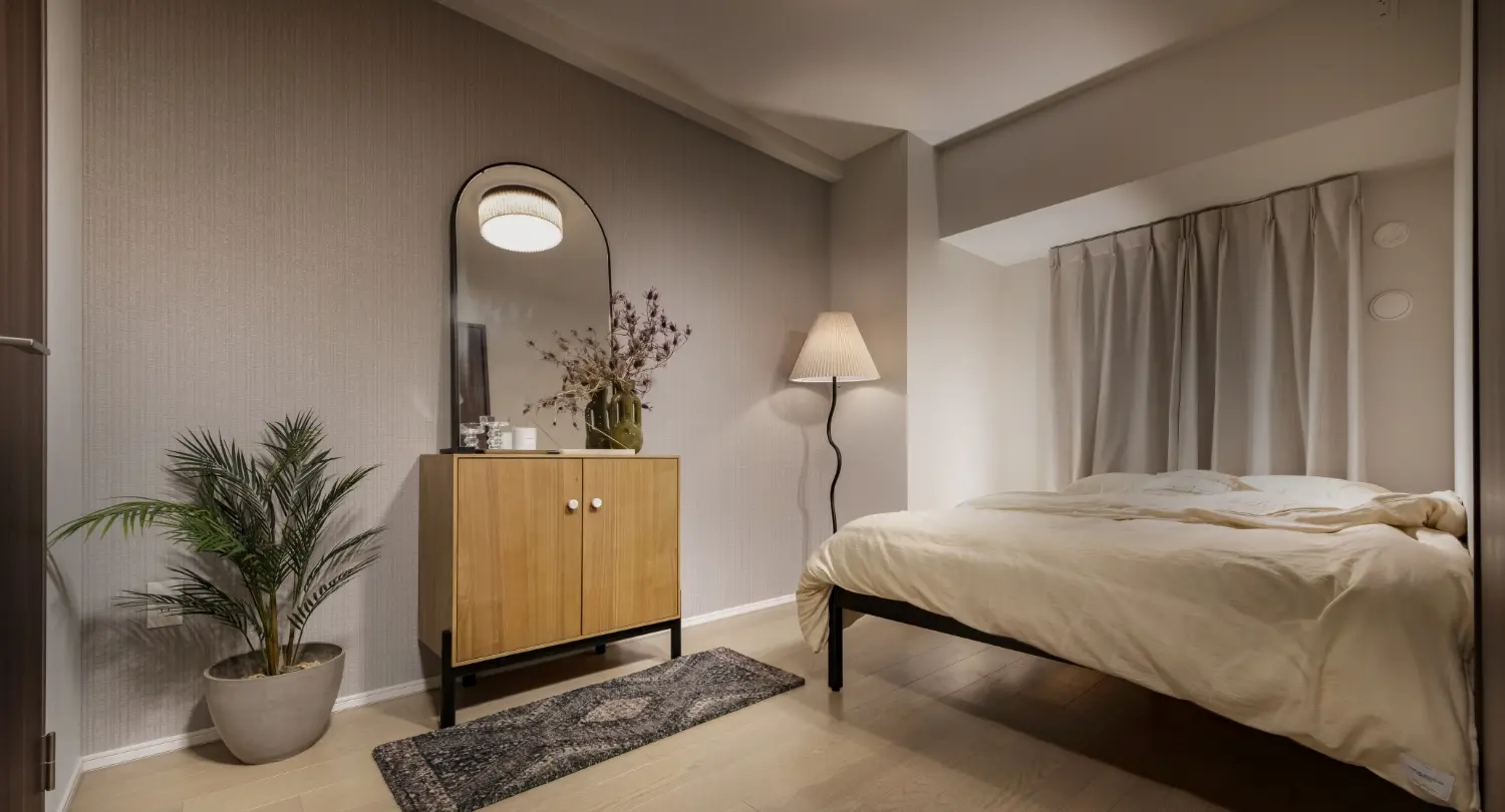 MASTER BEDROOM