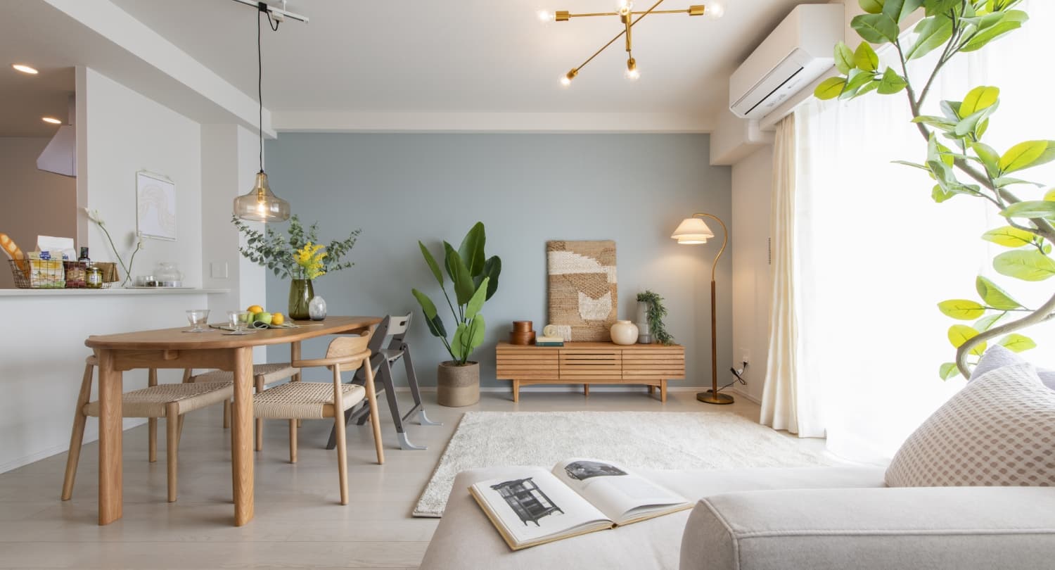 LIVING & DINING & KITCHEN