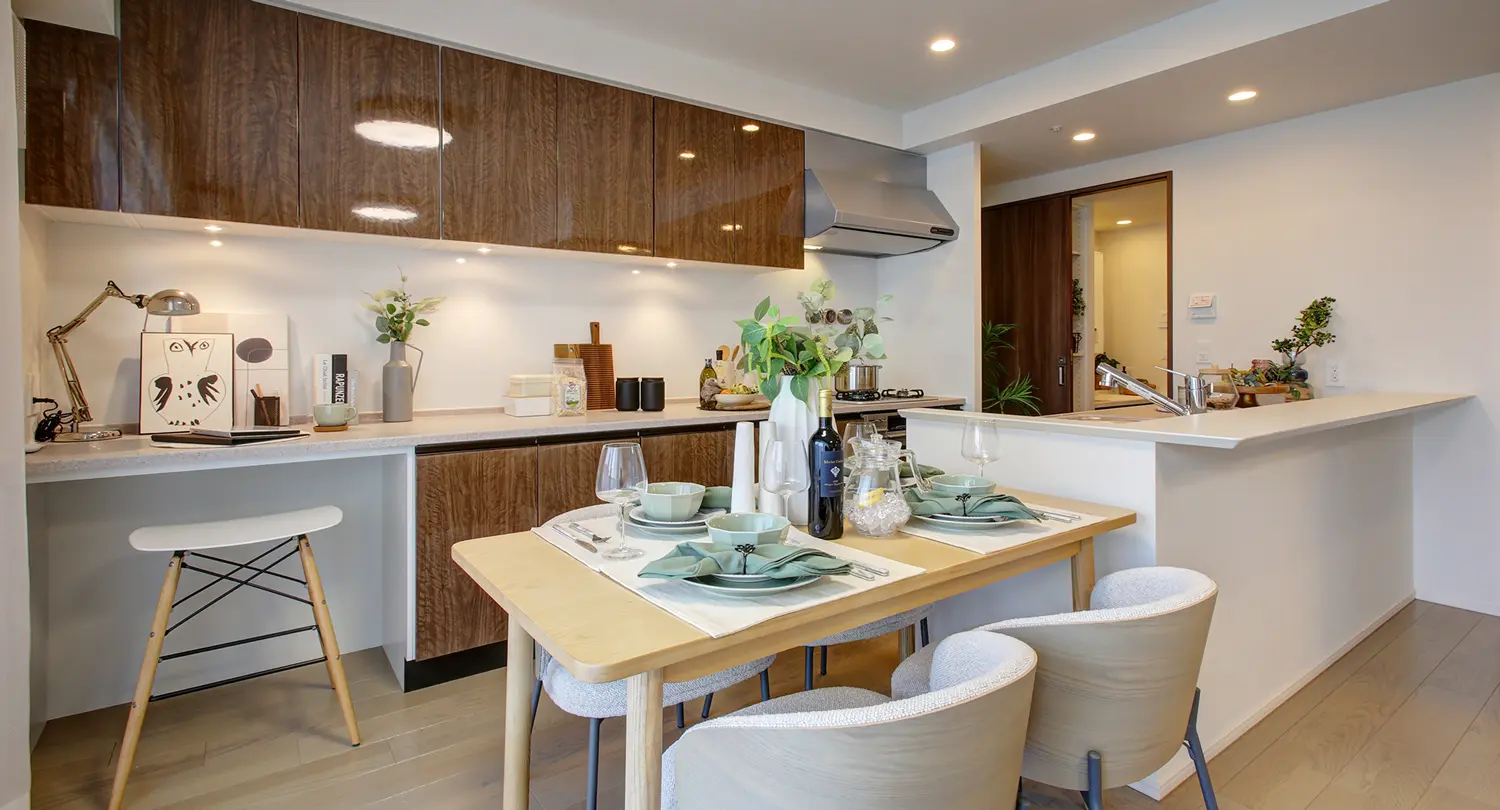 LIVING & DINING & KITCHEN