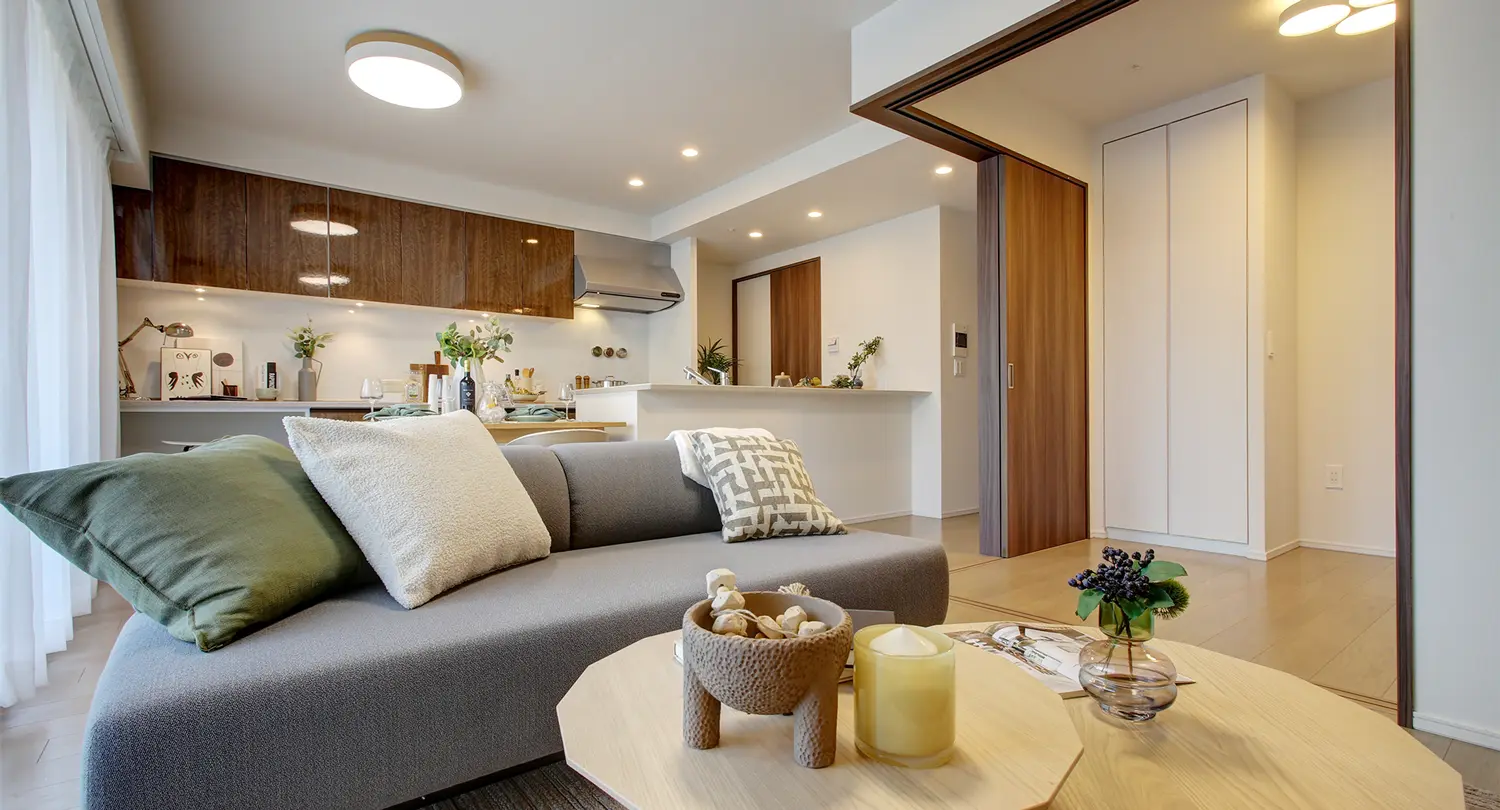 LIVING & DINING & KITCHEN