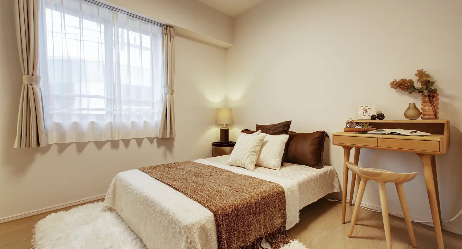 MASTER BEDROOM