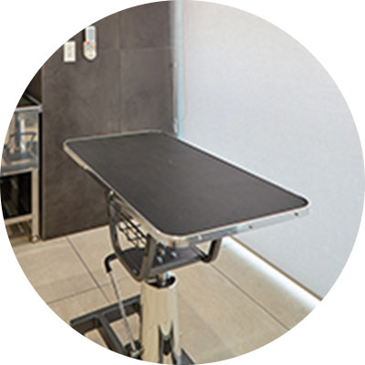 トリミング台 設備