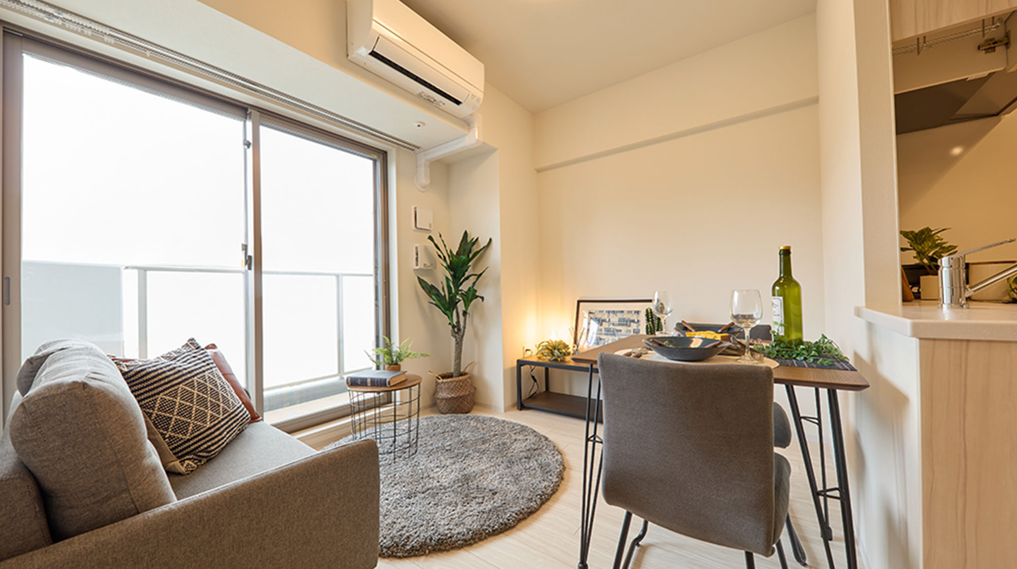 リビングダイニング（402号室）