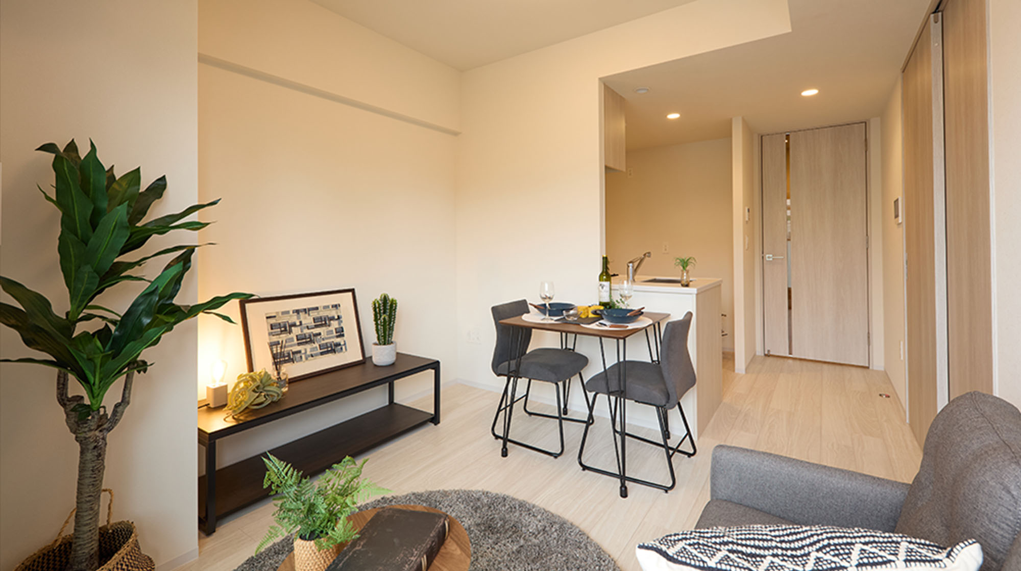 リビングダイニング（402号室）