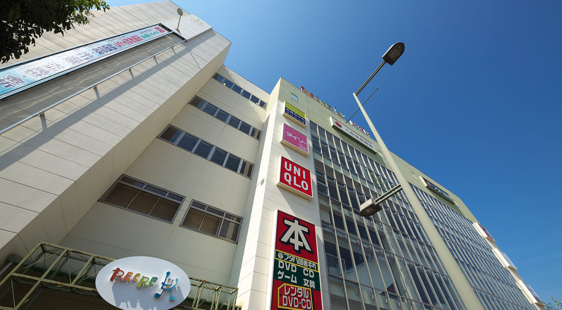 レクレ徒歩5分（約330m）