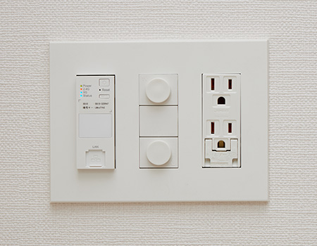 マルチメディアコンセント （埋め込みWi-Fiルーター）