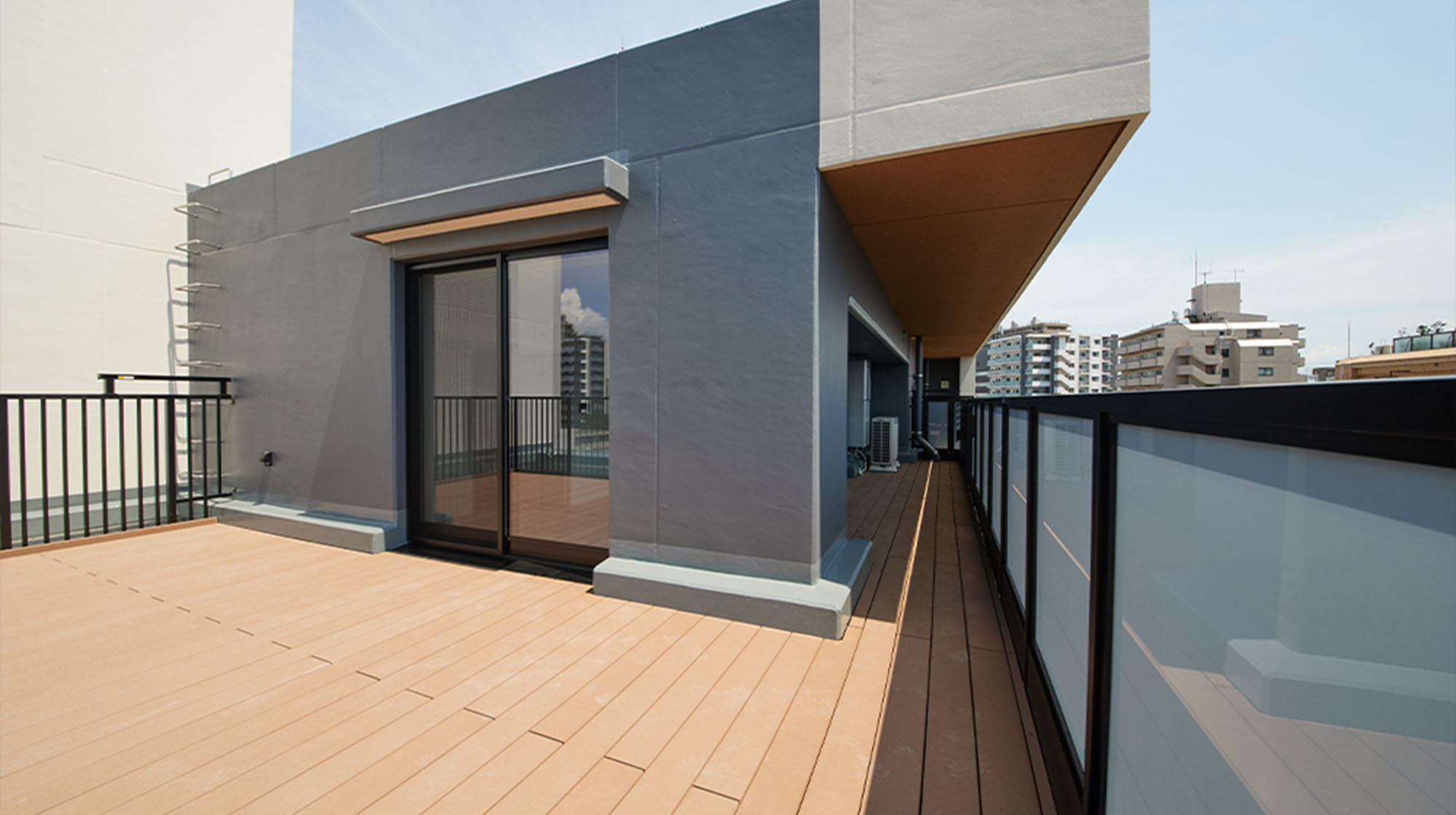 ルーフバルコニー（712）